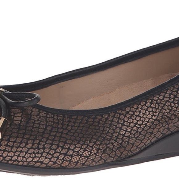 NWOT-Naturalizer Dove Wedge Flats - Picture 4 of 15